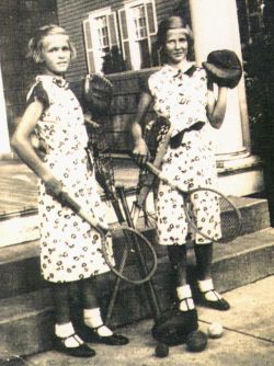 Dorothy and Katheryne Levis