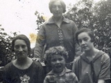 2 daughters and a grandson but woman is unknown